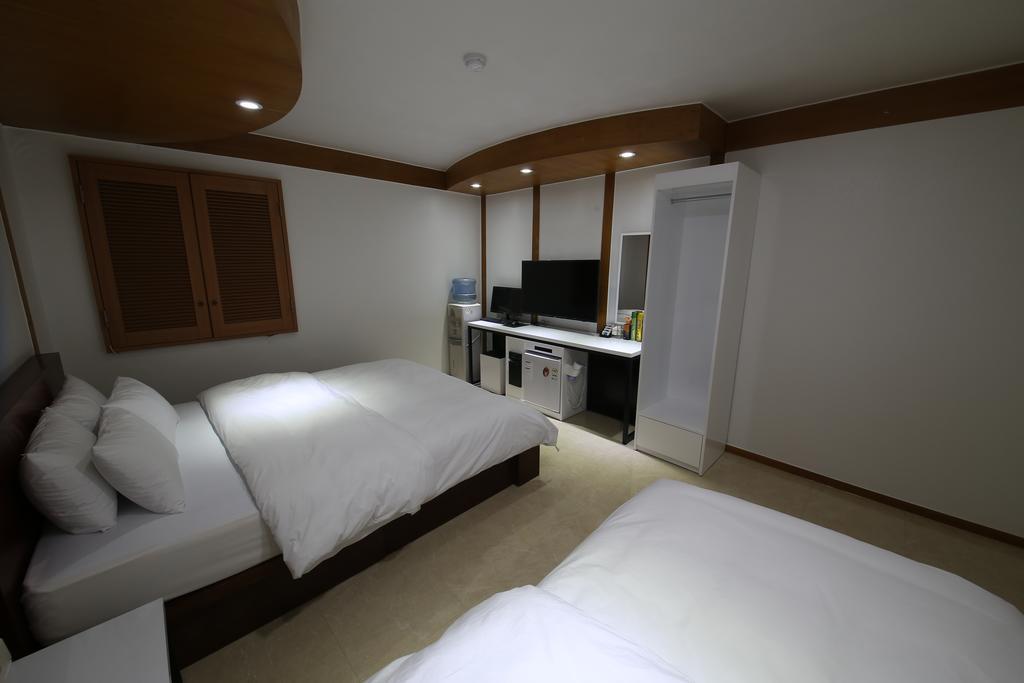 Abata Business Hotel Goyang Exterior photo