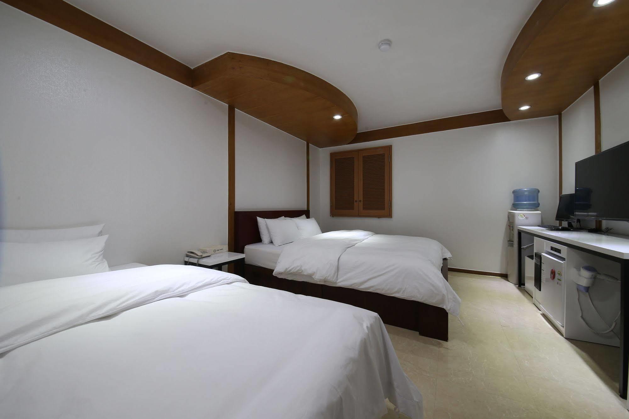 Abata Business Hotel Goyang Exterior photo